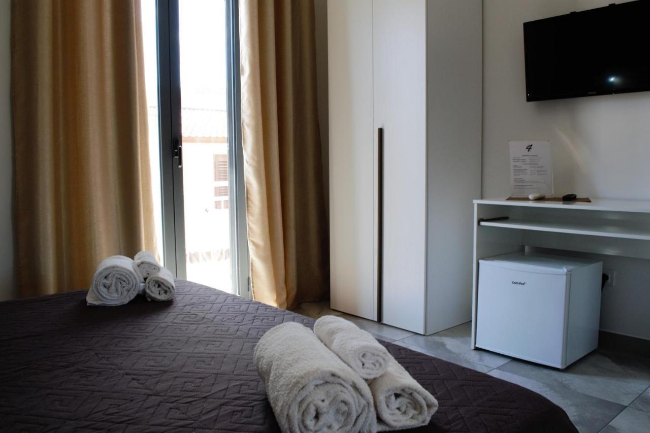 Four Winds B&B Le Castella  Extérieur photo